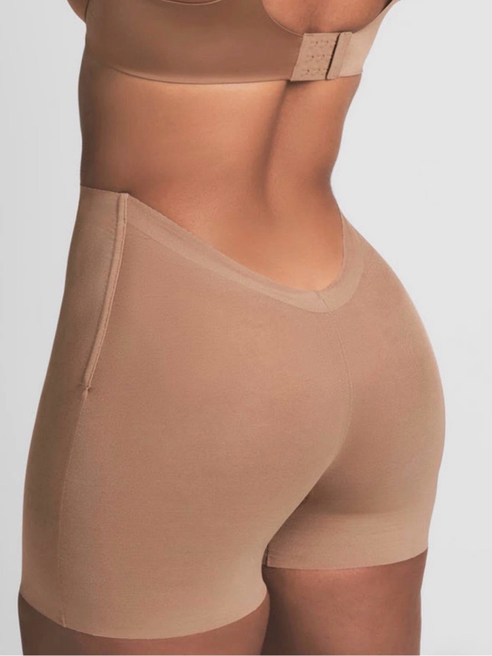 SKIMS LOW BACK SHORT